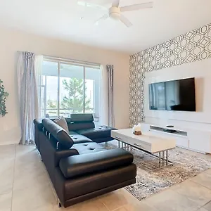 Dazzling Thematic 2br With Game Holiday home